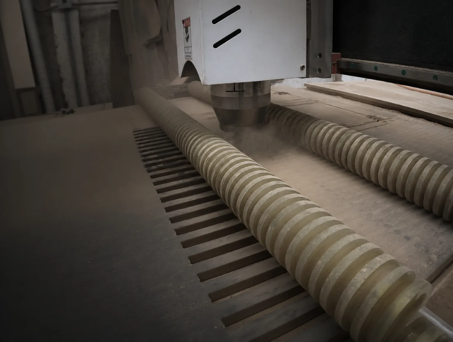 Fabricación CNC de componentes de madera en taller